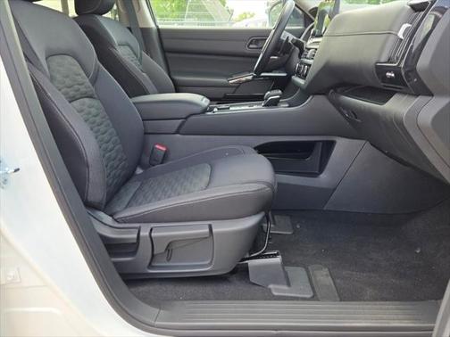 2025 Nissan Pathfinder S 4WD