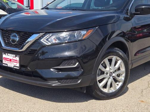 Magnetic Black Pearl 2022 Nissan Rogue Sport S