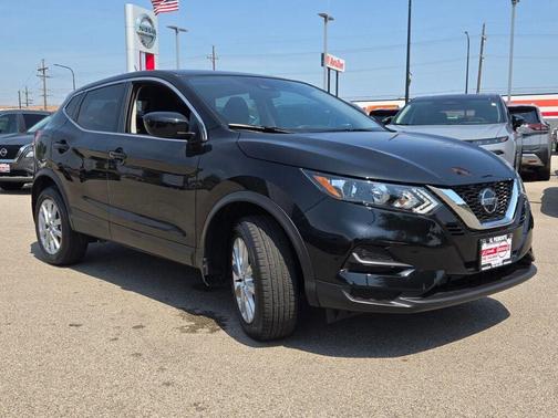 Magnetic Black Pearl 2022 Nissan Rogue Sport S