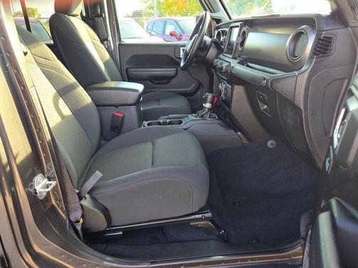 2022 Jeep Gladiator Sport S