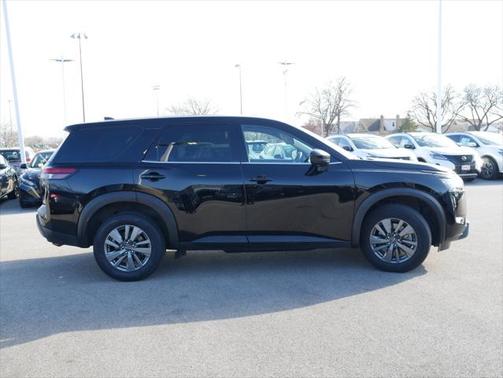 2023 Nissan Pathfinder S 4WD