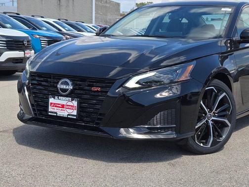 Super Black 2026 Nissan Altima SR FWD