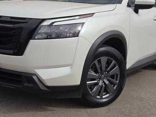 2024 Nissan Pathfinder SV 4WD