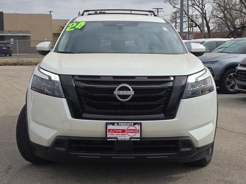 2024 Nissan Pathfinder SV 4WD