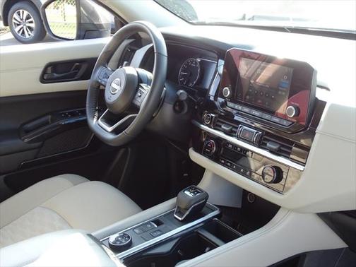 2023 Nissan Pathfinder SV 4WD