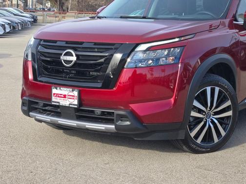 2025 Nissan Pathfinder Platinum 4WD