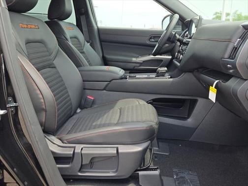2025 Nissan Pathfinder Rock Creek 4WD