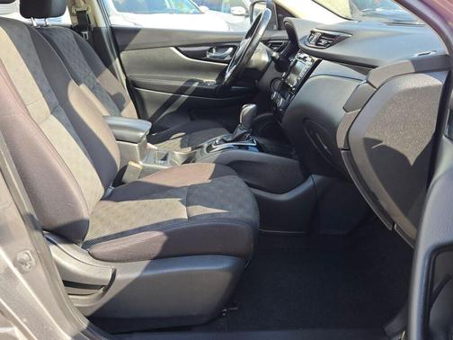 2021 Nissan Rogue Sport SV