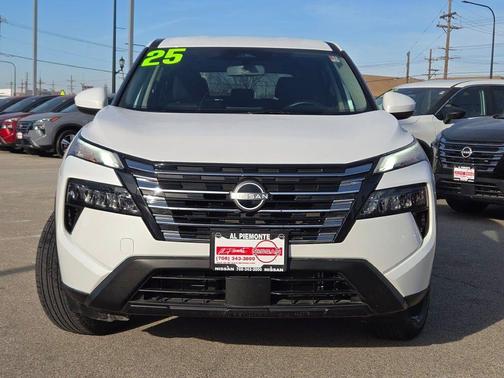 2025 Nissan Rogue SV