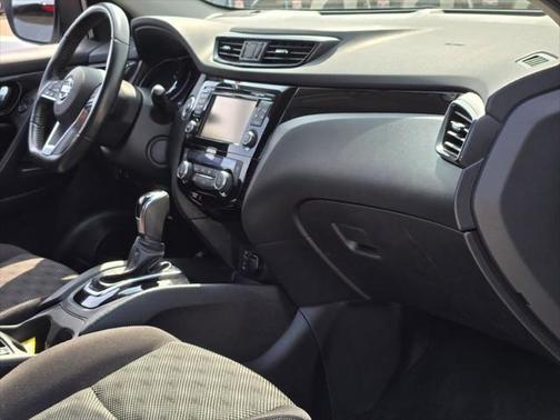 2017 Nissan Rogue Sport SV