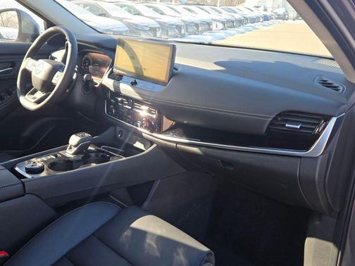 2025 Nissan Rogue SL