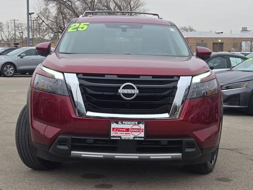 2025 Nissan Pathfinder Platinum 4WD