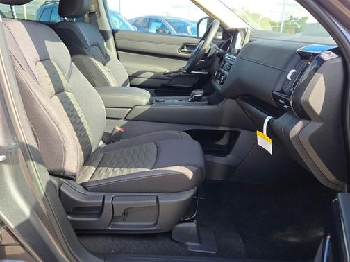 2025 Nissan Pathfinder S 4WD