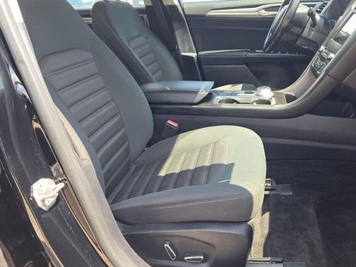 Shadow Black 2018 Ford Fusion SE