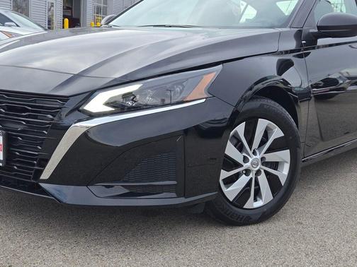 2025 Nissan Altima S FWD