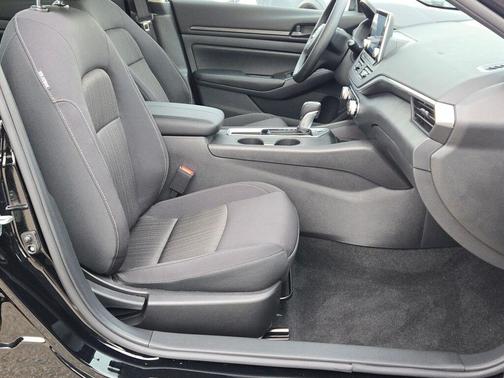 2025 Nissan Altima S FWD