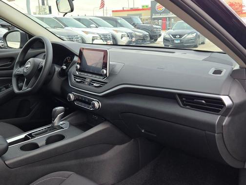 2025 Nissan Altima S FWD