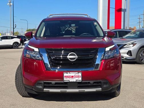 2023 Nissan Pathfinder SL 4WD