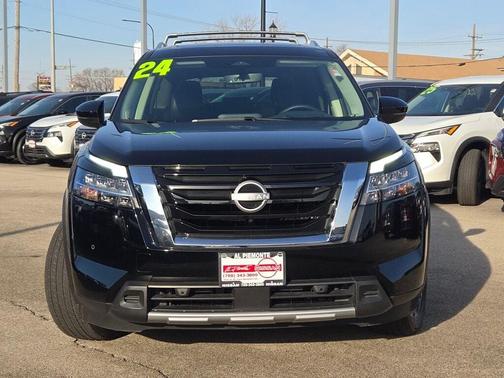 2024 Nissan Pathfinder Platinum FWD