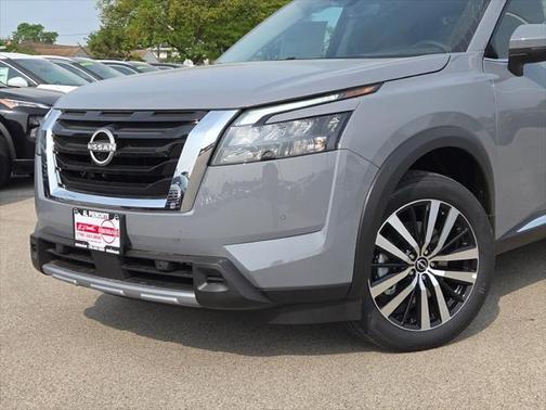 2025 Nissan Pathfinder Platinum 4WD