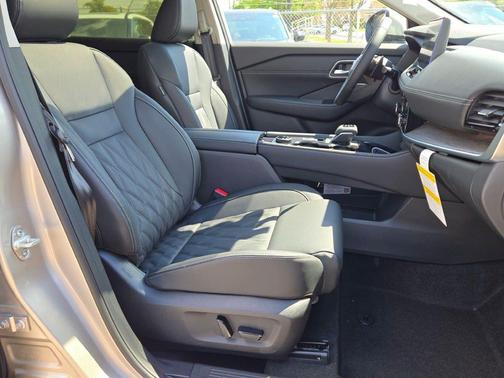 Silver Metallic 2026 Nissan Rogue Platinum