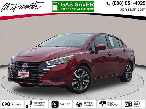 Scarlet 2025 Nissan Versa 1.6 SV