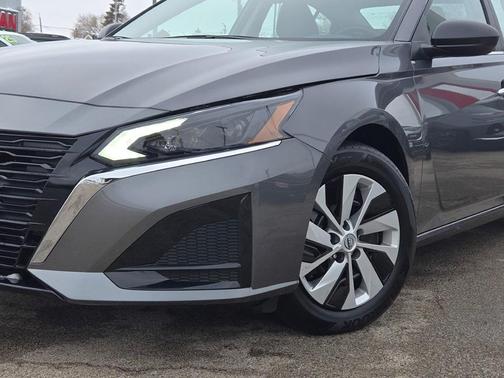 2025 Nissan Altima S FWD