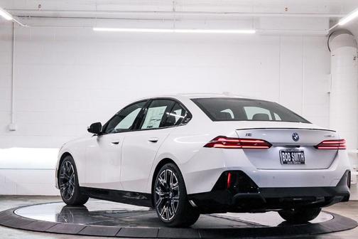 2025 BMW i5 eDrive40