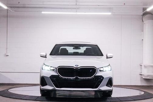 2025 BMW i5 eDrive40