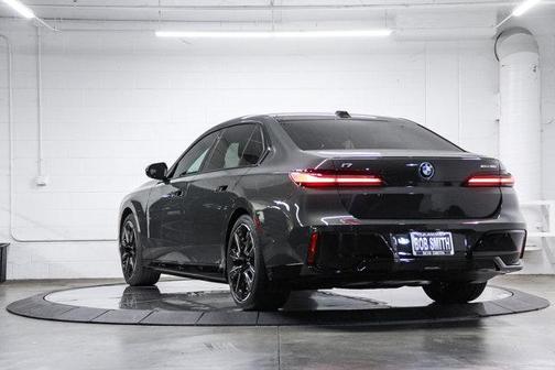 Gray Metallic 2026 BMW i7 XDrive60