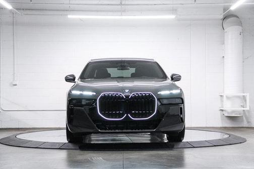 Gray Metallic 2026 BMW i7 XDrive60