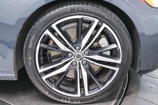 2019 Volvo S60 T6 R-Design