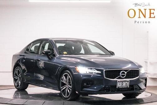 2019 Volvo S60 T6 R-Design