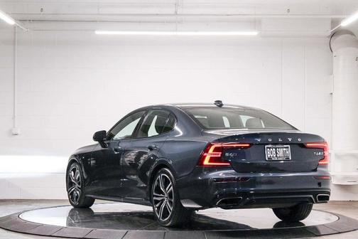 2019 Volvo S60 T6 R-Design