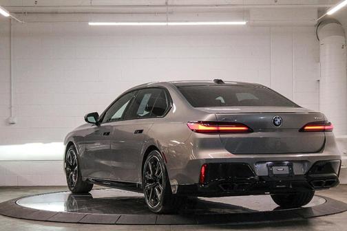 2023 BMW 760 760i xDrive