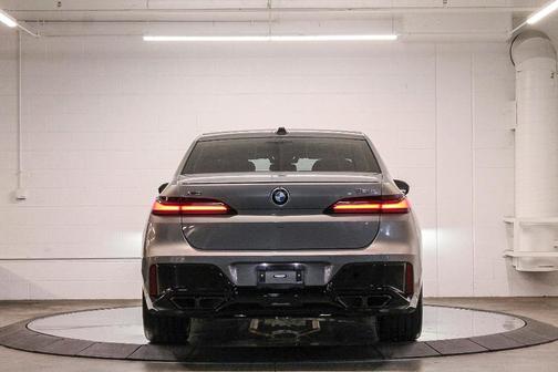 2023 BMW 760 760i xDrive