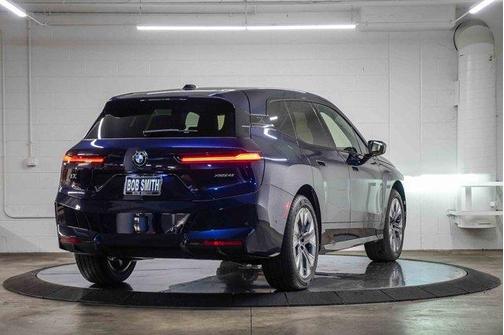 2026 BMW iX xDrive45