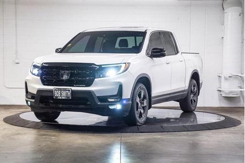 White 2024 Honda Ridgeline Black Edition