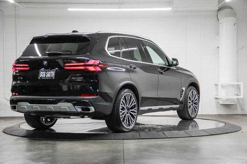 Black Sapphire Metallic 2026 BMW X5 sDrive40i