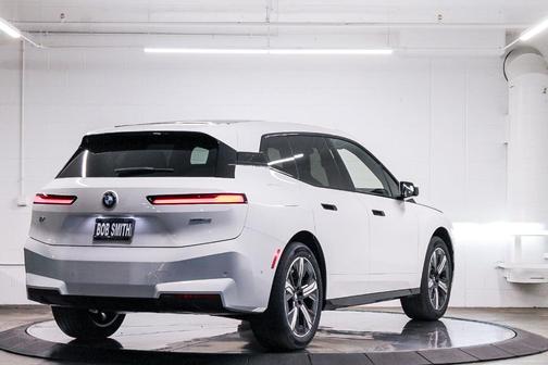 2026 BMW iX xDrive60