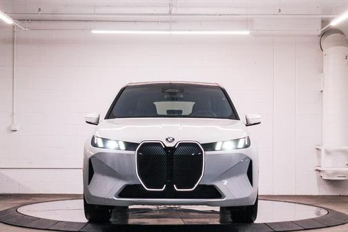 2026 BMW iX xDrive60