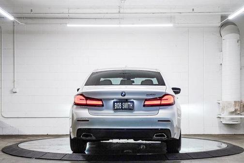 2022 BMW 530 i