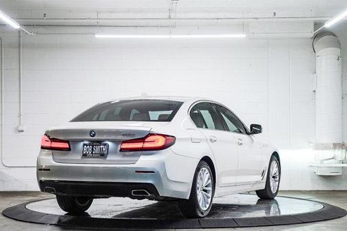 2022 BMW 530 i