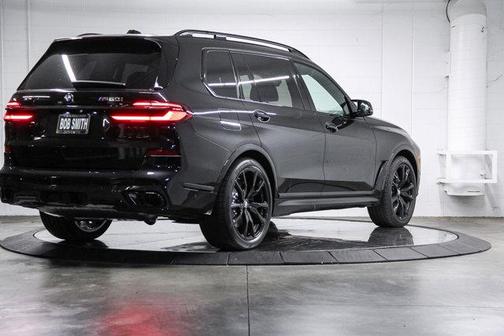 Black Sapphire Metallic 2026 BMW X7 M60i