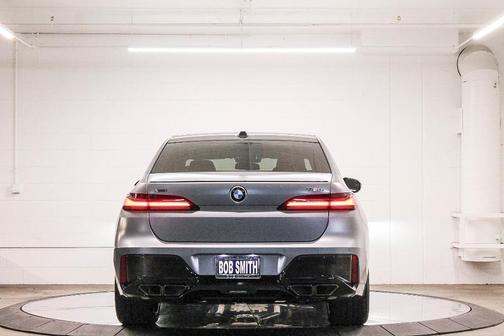 2025 BMW 760 760i xDrive