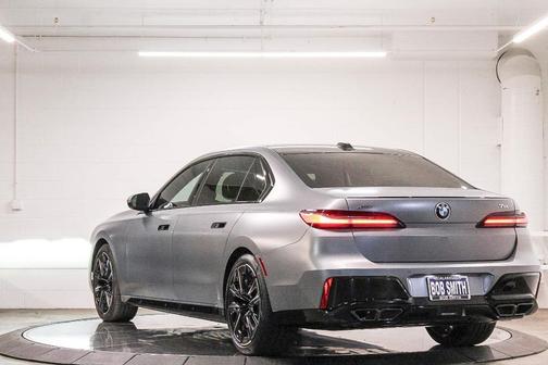 2025 BMW 760 760i xDrive