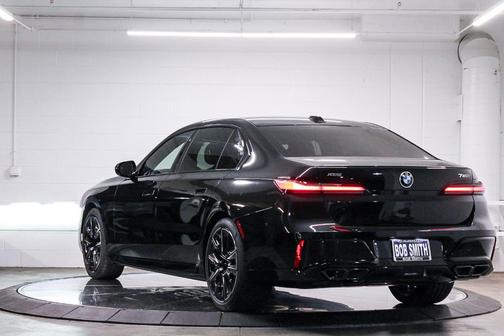 2025 BMW 760 760i xDrive