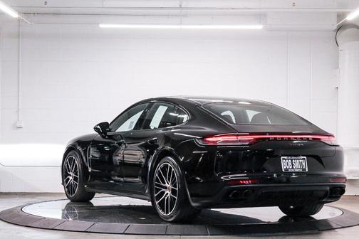 2022 Porsche Panamera