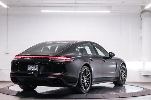 2022 Porsche Panamera