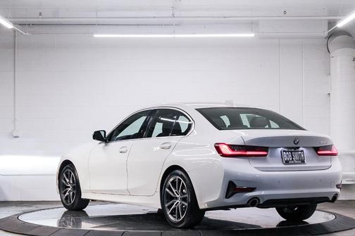 2022 BMW 330 i